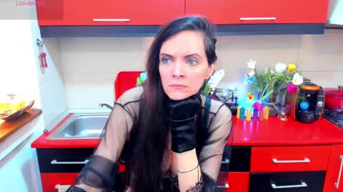 Snapshot of sexqueen1111 chatting on February 3, 5:07 am sexqueen1111 online show from February 3, 5:07 am