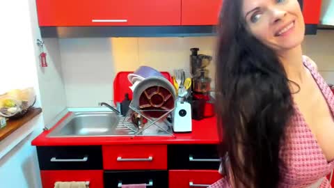 Snapshot of sexqueen1111 chatting on February 8, 4:36 am sexqueen1111 online show from February 8, 4:36 am