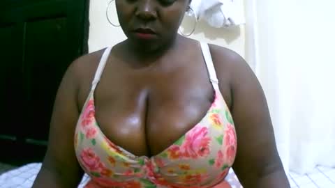 Snapshot of sexxi_ebony chatting on September 17, 1:42 am sexxi_ebony online show from September 17, 1:42 am