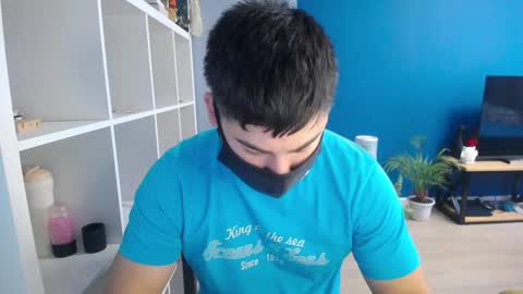 Snapshot of sexxxdickbig chatting on February 19, 7:39 am Tommy online show from February 19, 7:39 am