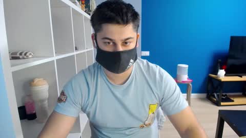 Snapshot of sexxxdickbig chatting on March 2, 6:40 pm Tommy online show from March 2, 6:40 pm
