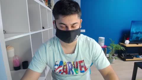 Snapshot of sexxxdickbig chatting on February 17, 3:11 pm Tommy online show from February 17, 3:11 pm