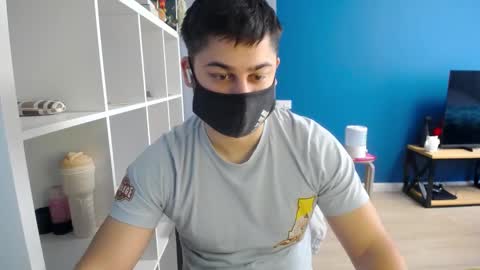 Snapshot of sexxxdickbig chatting on March 3, 7:43 am Tommy online show from March 3, 7:43 am