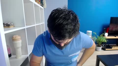 Snapshot of sexxxdickbig chatting on February 3, 8:03 pm Tommy online show from February 3, 8:03 pm