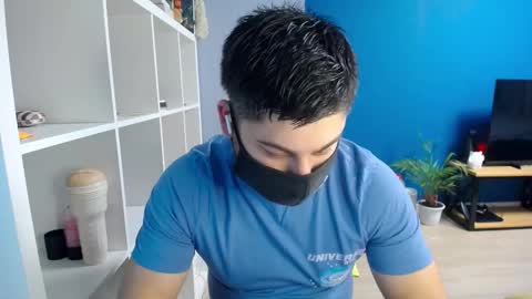 Snapshot of sexxxdickbig chatting on February 28, 4:31 pm Tommy online show from February 28, 4:31 pm