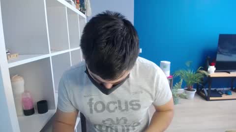 Snapshot of sexxxdickbig chatting on February 20, 8:39 am Tommy online show from February 20, 8:39 am