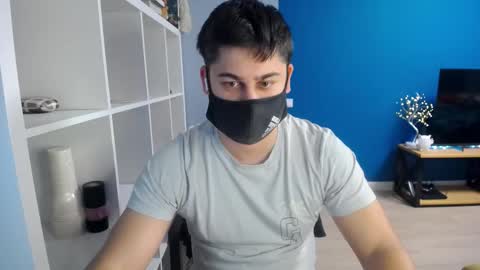 Snapshot of sexxxdickbig chatting on March 12, 7:47 pm Tommy online show from March 12, 7:47 pm