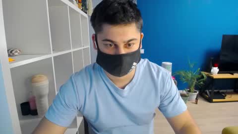 Snapshot of sexxxdickbig chatting on February 26, 7:53 pm Tommy online show from February 26, 7:53 pm
