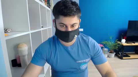 Snapshot of sexxxdickbig chatting on February 28, 7:46 pm Tommy online show from February 28, 7:46 pm