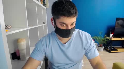 Snapshot of sexxxdickbig chatting on February 27, 4:32 pm Tommy online show from February 27, 4:32 pm