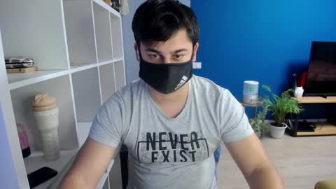 Snapshot of sexxxdickbig chatting on February 3, 3:49 pm Tommy online show from February 3, 3:49 pm