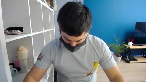 Snapshot of sexxxdickbig chatting on March 1, 8:45 am Tommy online show from March 1, 8:45 am