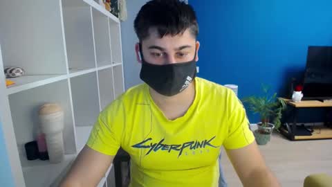Snapshot of sexxxdickbig chatting on February 25, 7:27 pm Tommy online show from February 25, 7:27 pm