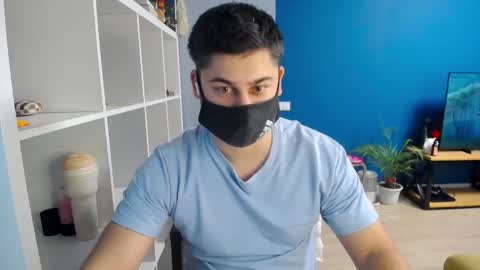 Snapshot of sexxxdickbig chatting on February 27, 7:47 pm Tommy online show from February 27, 7:47 pm