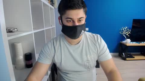 Snapshot of sexxxdickbig chatting on March 12, 3:51 pm Tommy online show from March 12, 3:51 pm