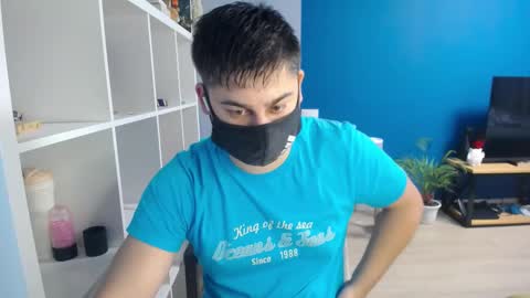 Snapshot of sexxxdickbig chatting on February 18, 7:09 pm Tommy online show from February 18, 7:09 pm