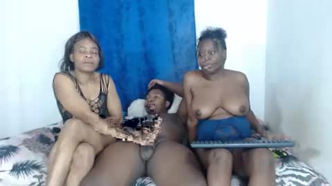 Snapshot of sexxxtreeme_ chatting on January 28, 11:28 pm sexxxtreeme_ online show from January 28, 11:28 pm