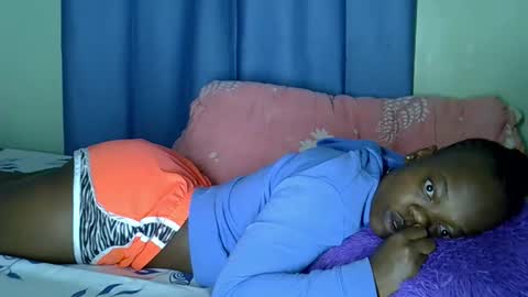 Snapshot of sexxybuttie chatting on September 18, 2:37 am African Queen online show from September 18, 2:37 am