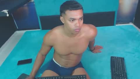 sexy_bigcock01 online show from January 22, 1:00 pm