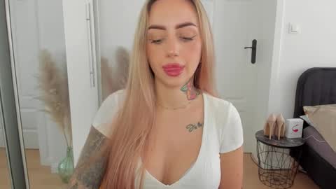 C o r a l i e online show from September 13, 7:44 am