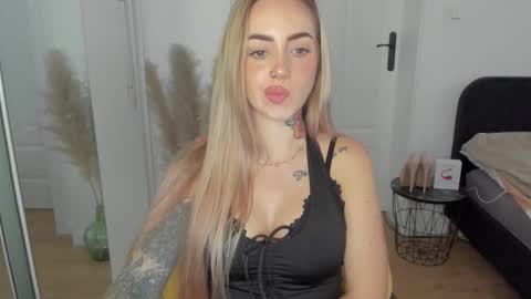 C o r a l i e online show from September 14, 7:54 am