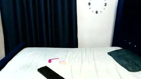Snapshot of sexy_ebbony chatting on January 19, 9:02 pm sexy ebbony online show from January 19, 9:02 pm