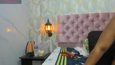 lina online show from February 19, 11:57 pm