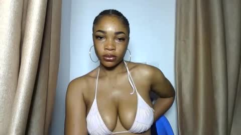 Snapshot of sexy_kitty881 chatting on September 10, 5:08 am Sexy kitty881 online show from September 10, 5:08 am