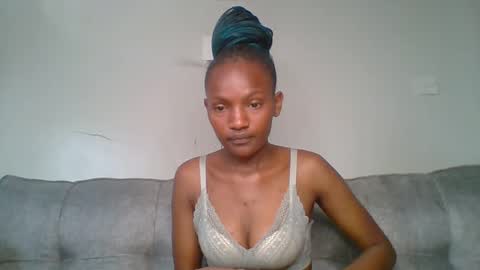 sexy_lucy012 online show from February 21, 5:24 am