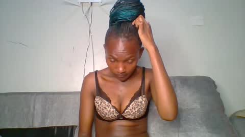 sexy_lucy012 online show from February 22, 8:20 pm