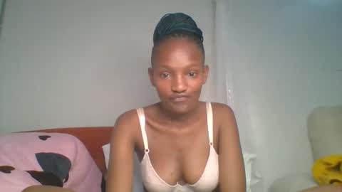 sexy_lucy012 online show from February 8, 4:57 pm