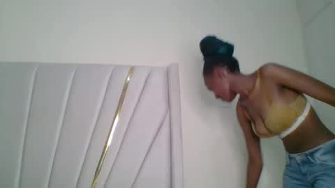 sexy_lucy012 online show from March 8, 11:48 am