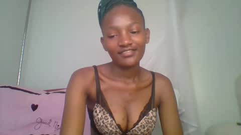 sexy_lucy012 online show from February 11, 10:47 am