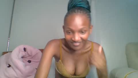 sexy_lucy012 online show from February 7, 7:38 pm