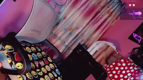 Snapshot of sexy_mysterious_dirty_girl chatting on September 21, 9:57 am queen online show from September 21, 9:57 am