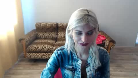 sexybeatriice online show from February 24, 7:11 am