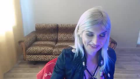sexybeatriice online show from February 11, 7:23 am