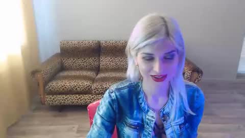 sexybeatriice online show from February 14, 7:28 am