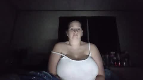 Snapshot of sexybitch9214 chatting on December 8, 3:50 am Etowngirl14 online show from December 8, 3:50 am