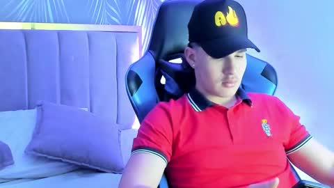 Snapshot of sexyboy_vc chatting on September 16, 12:07 pm owen sky online show from September 16, 12:07 pm