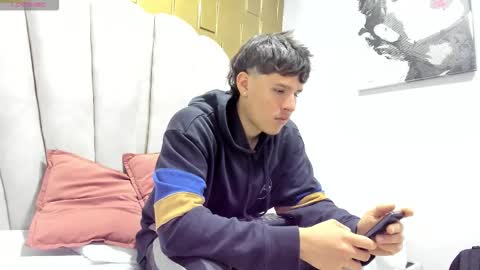 Snapshot of sexyboy_vc chatting on September 17, 12:08 pm owen sky online show from September 17, 12:08 pm
