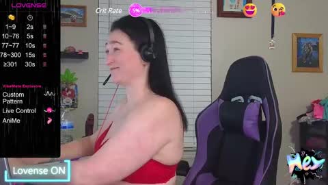 Snapshot of sexydistraction1 chatting on January 10, 10:36 pm SexyDistraction online show from January 10, 10:36 pm