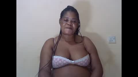 Snapshot of sexydove2 chatting on February 19, 2:23 am EMILY online show from February 19, 2:23 am