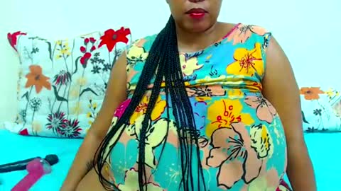 Snapshot of sexyebonylove89 chatting on February 25, 5:51 pm sexyebonylove89 online show from February 25, 5:51 pm