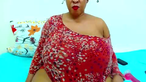 Snapshot of sexyebonylove89 chatting on February 6, 1:32 pm sexyebonylove89 online show from February 6, 1:32 pm