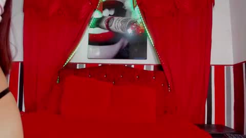 laura online show from February 8, 3:00 pm