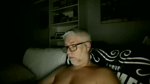 Snapshot of sexylefty2000 chatting on September 21, 1:31 am Lefty online show from September 21, 1:31 am
