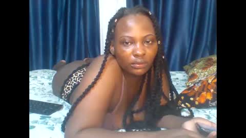 Snapshot of sexylinaa_ chatting on December 12, 11:06 am Sexylina online show from December 12, 11:06 am