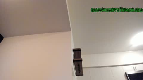 Snapshot of sexymountainman420 chatting on February 4, 3:11 am Sexymountainman420 online show from February 4, 3:11 am