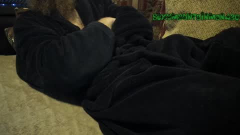 Snapshot of sexymountainman420 chatting on January 18, 10:49 pm Sexymountainman420 online show from January 18, 10:49 pm